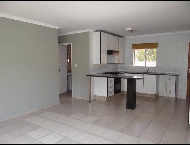 2 BEDROOM PROPERTY TO RENT IN HELDERKRUIN